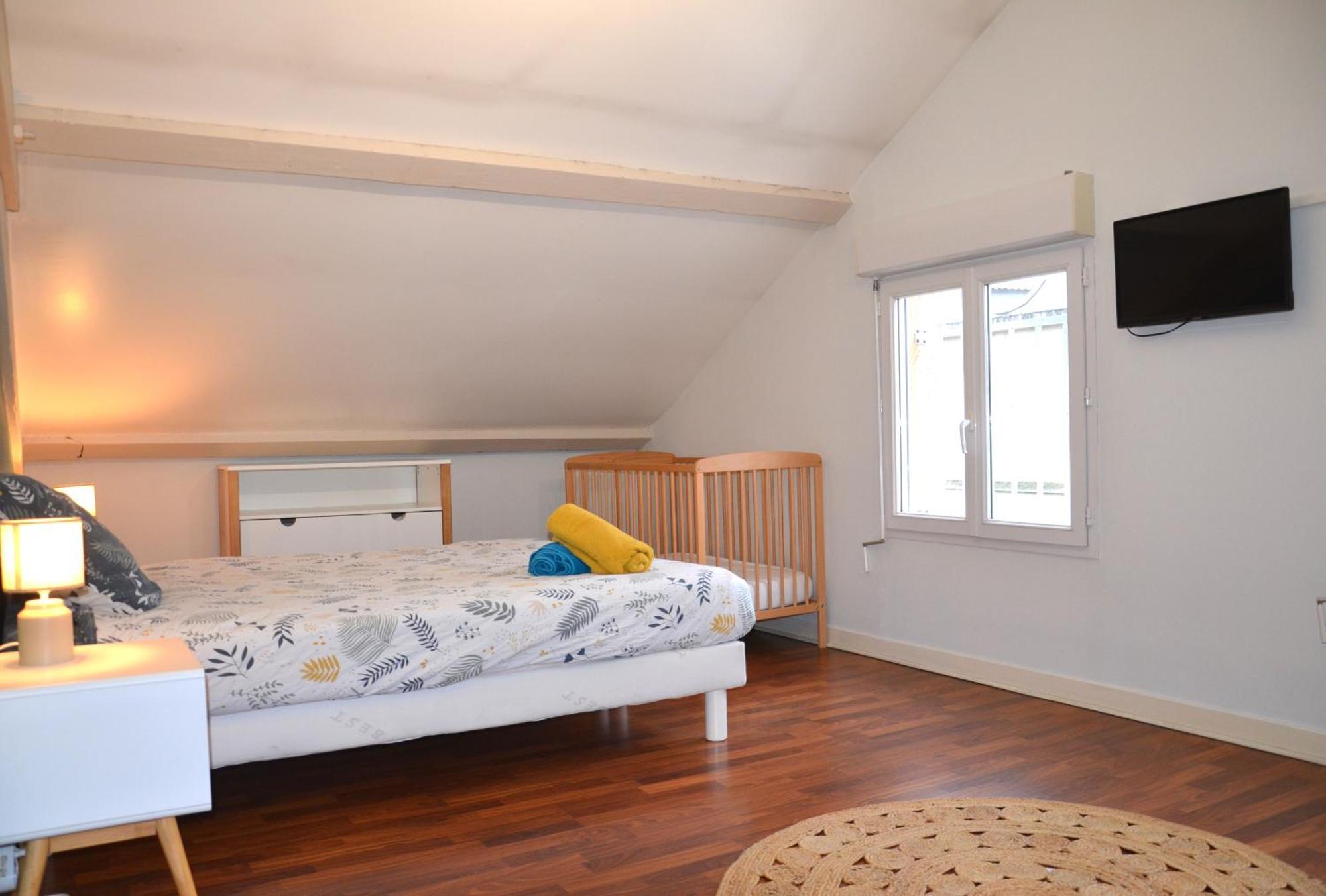 Le Cocon Troyen - 6-8P - 2 Parking Gratuits Appartement Troyes Buitenkant foto